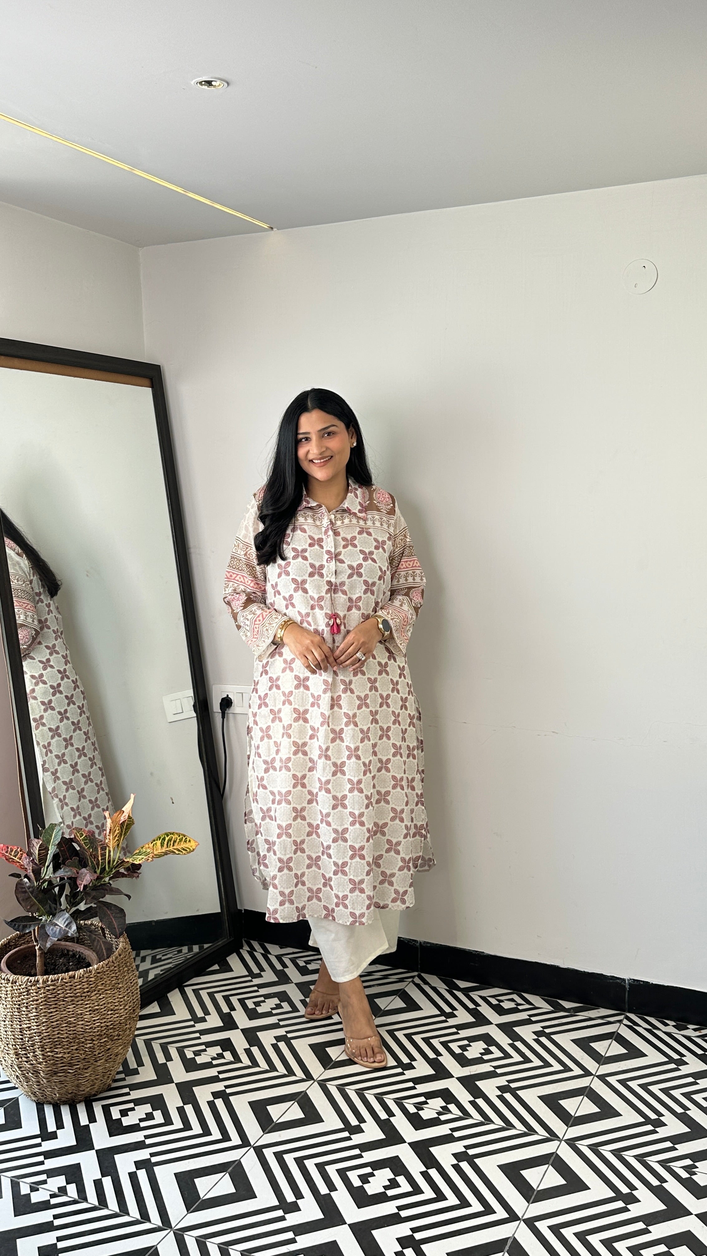 Soft Ivory & Pink Collar Kurta Pants shrisa.in