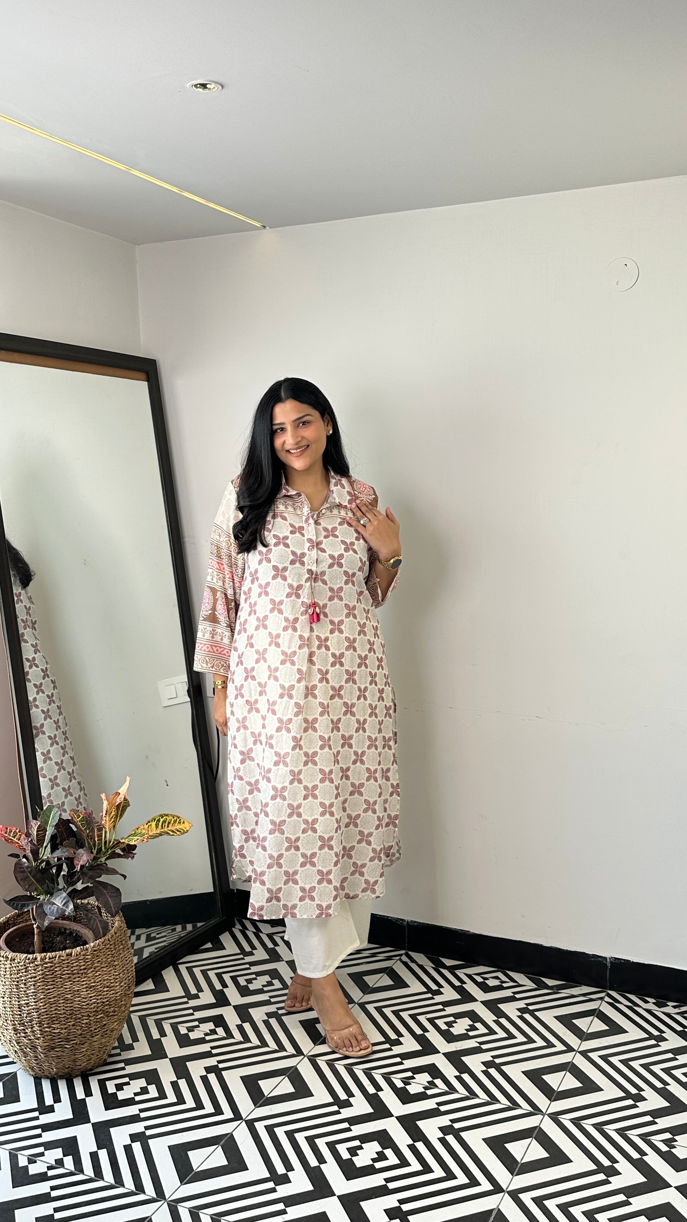 Soft Ivory & Pink Collar Kurta Pants shrisa.in
