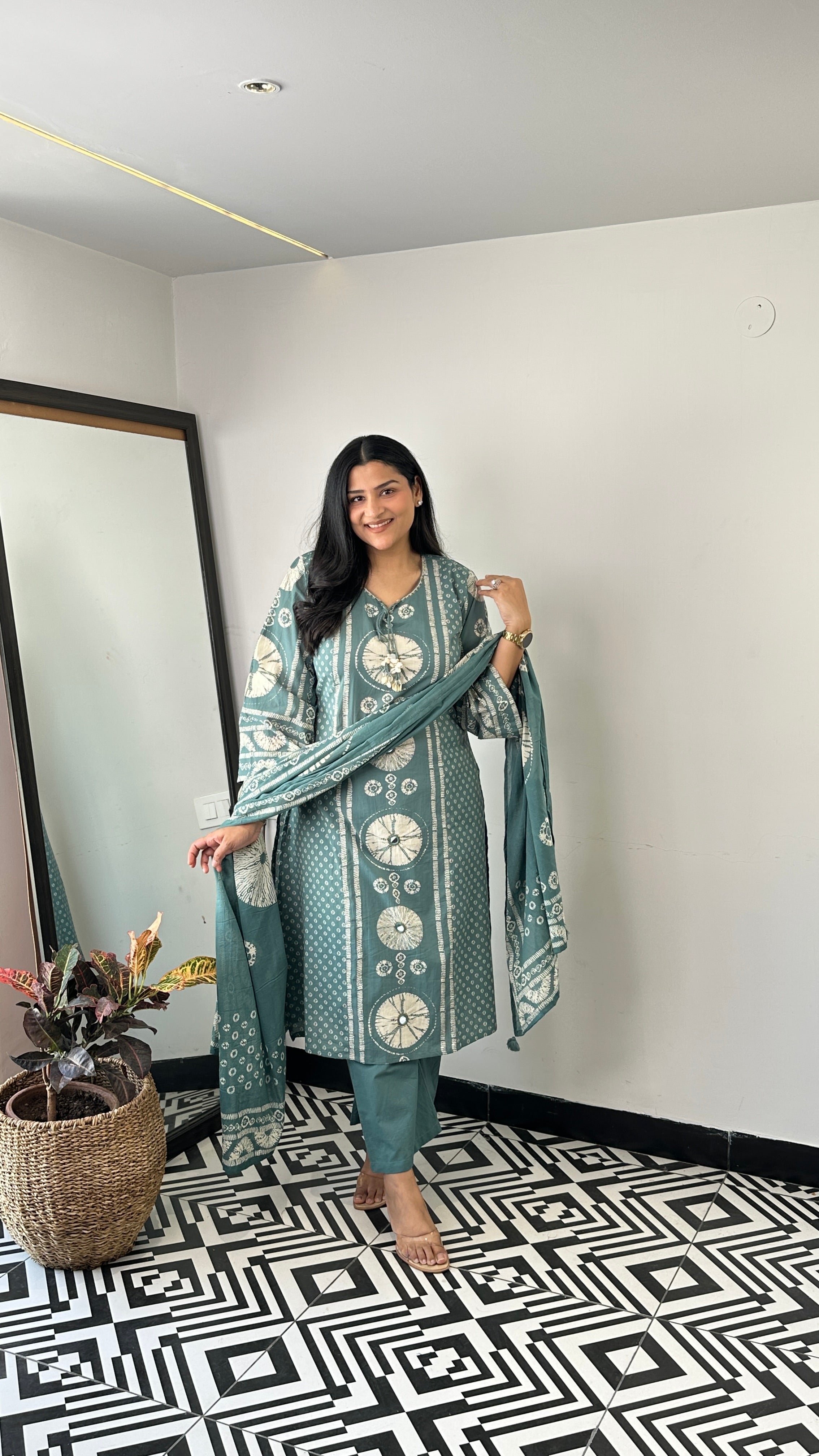 ⁠Tie & Dye Firozi Pure Cotton Suit Set shrisa.in