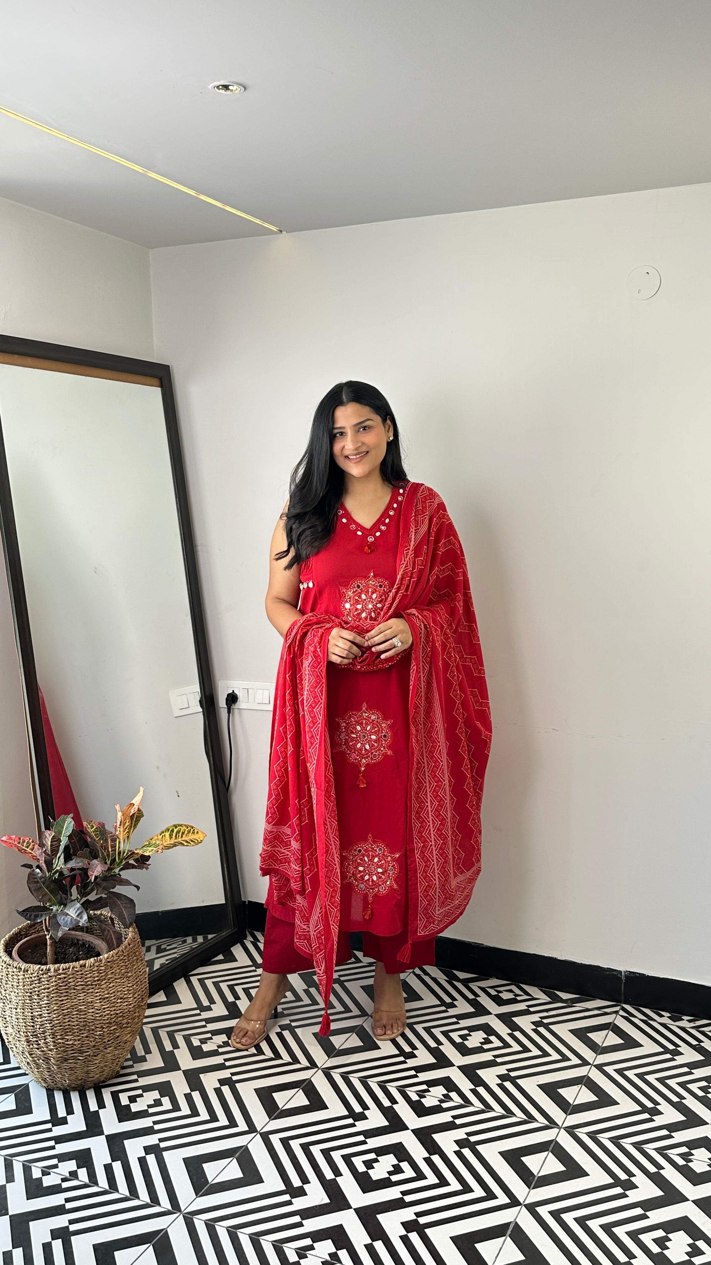 Red Sleeveless Suit Set shrisa.in