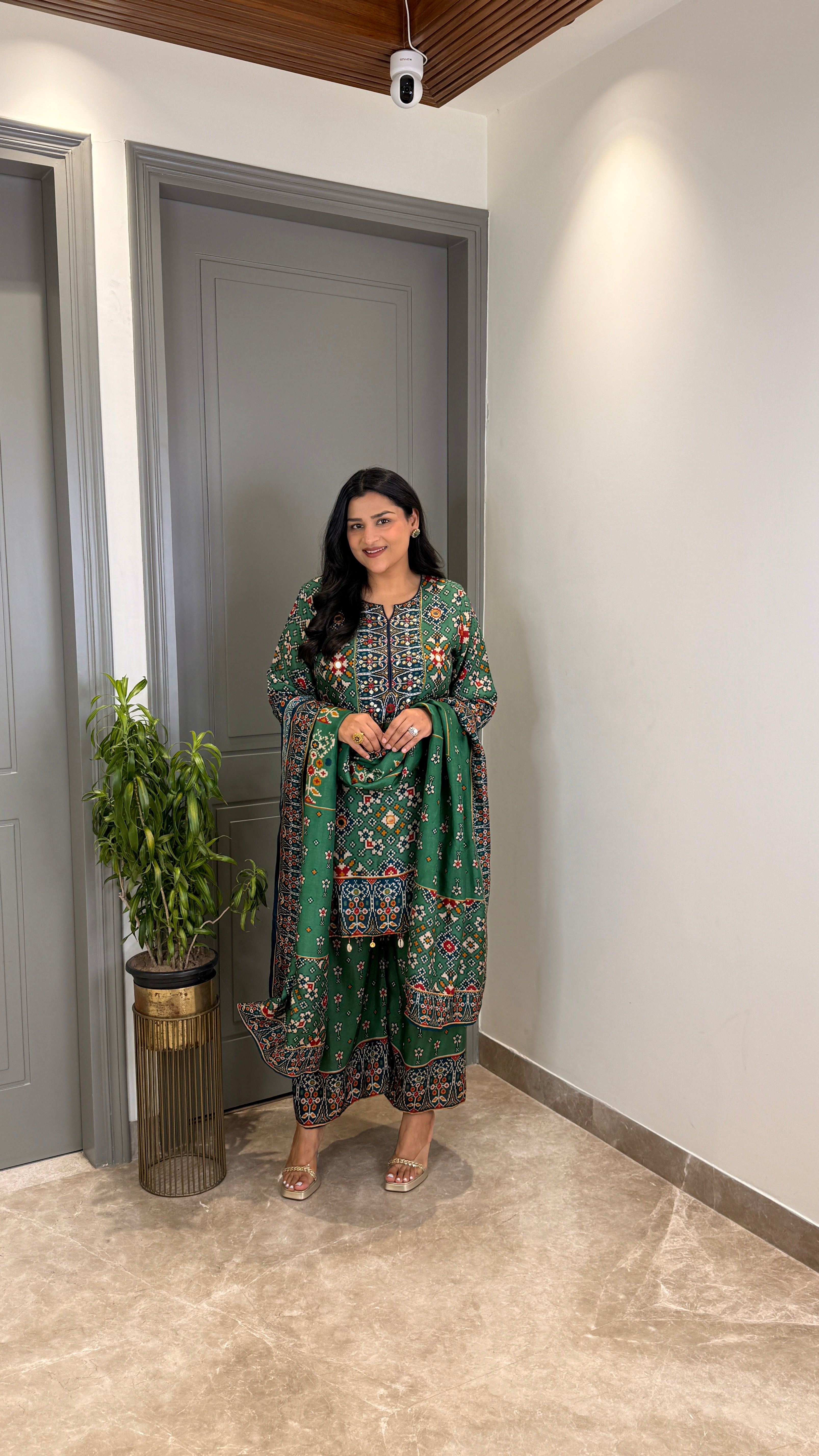 Green Patola Silk Suit Set shrisa.in
