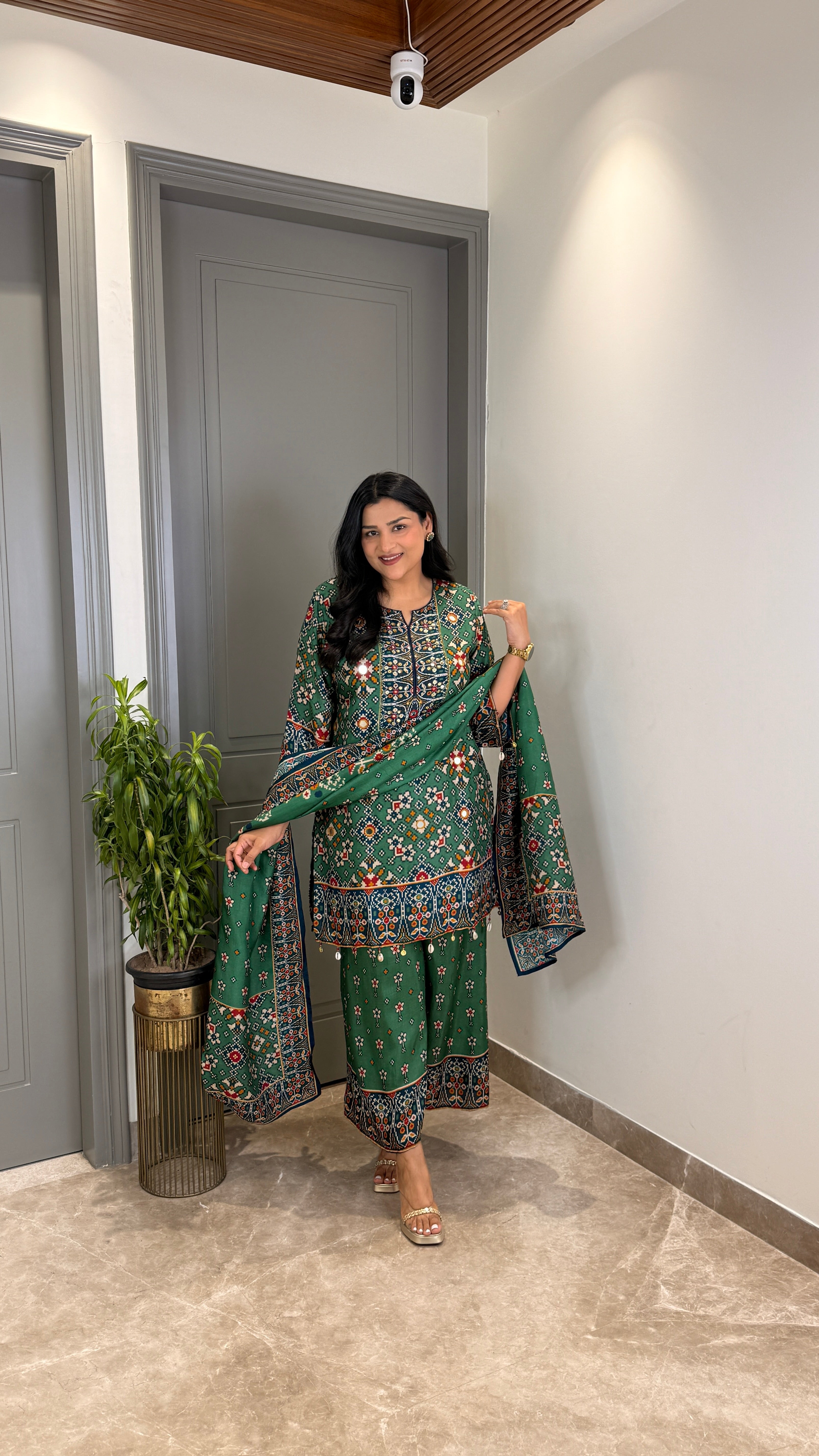 Green Patola Silk Suit Set shrisa.in