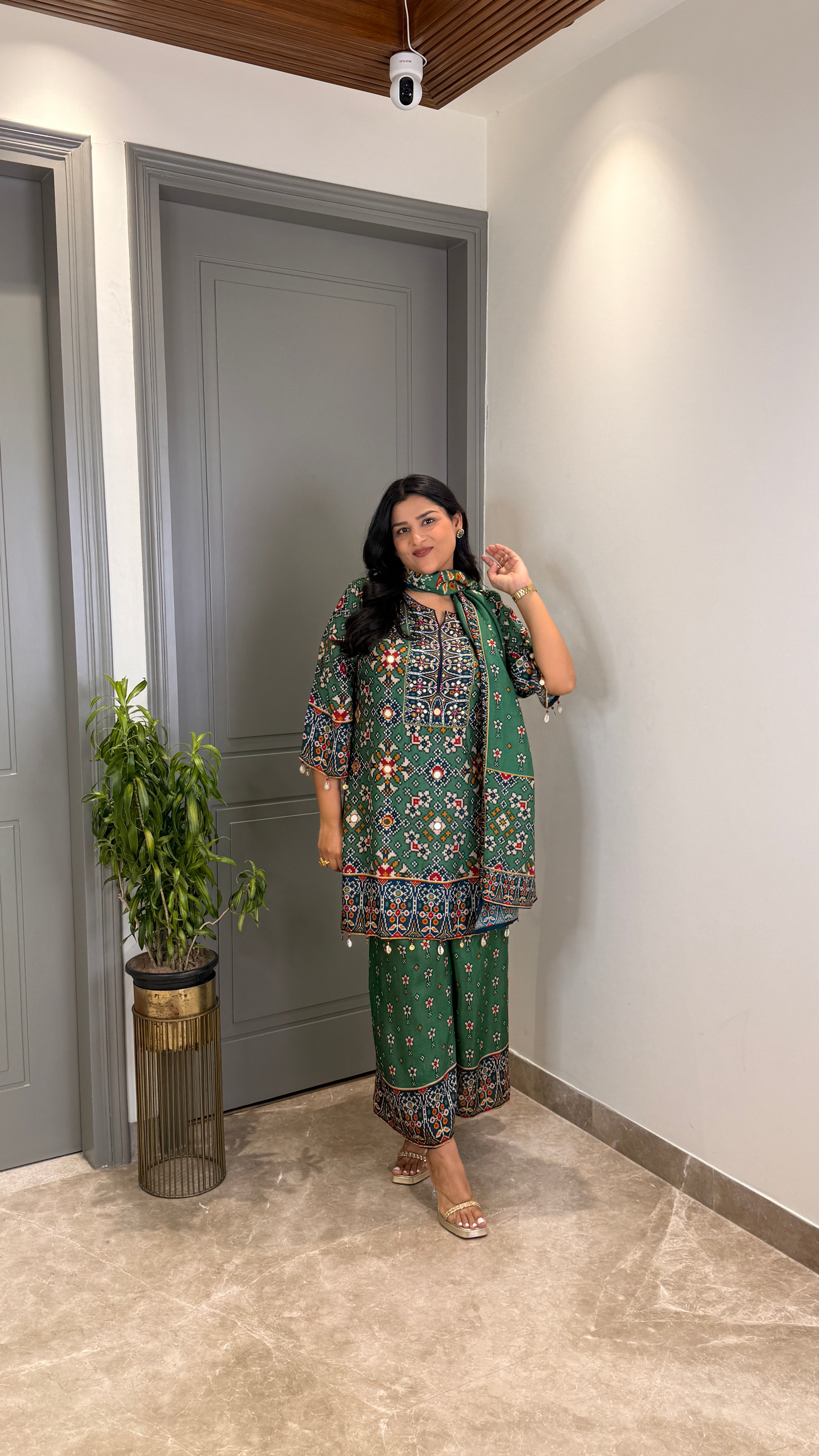 Green Patola Silk Suit Set shrisa.in