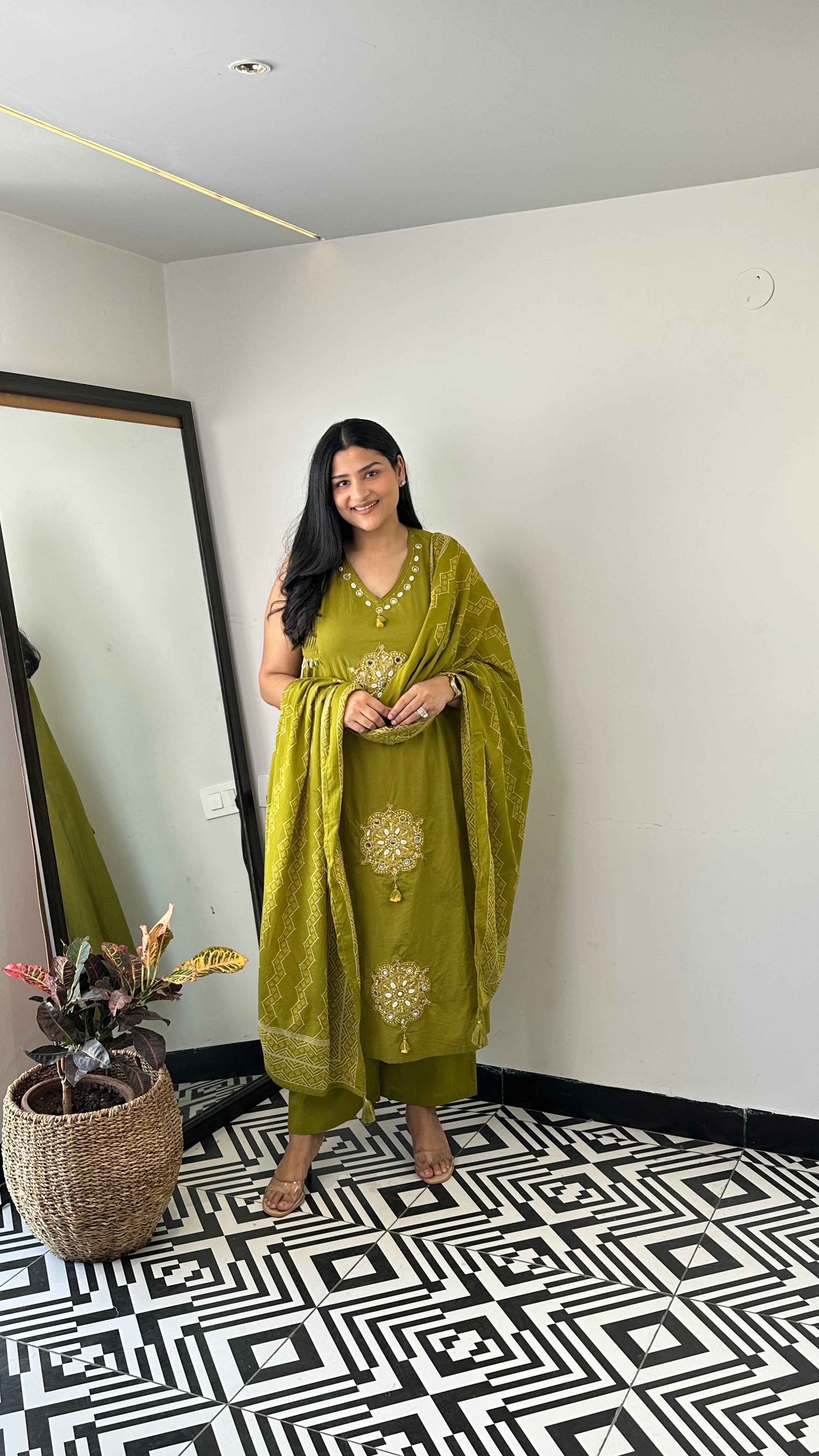 Green Sleeveless Suit Set shrisa.in