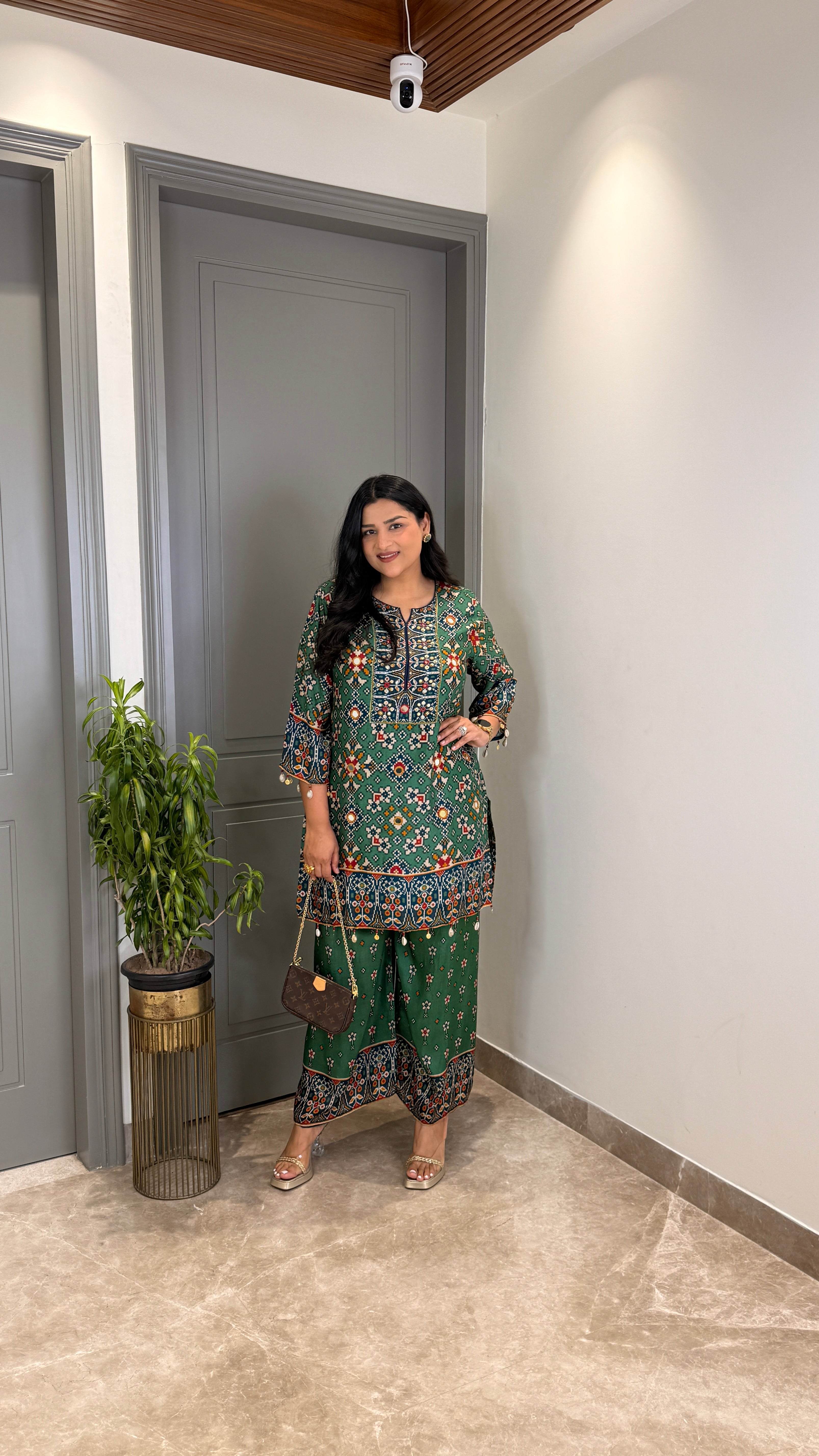 Green Patola Silk Suit Set shrisa.in