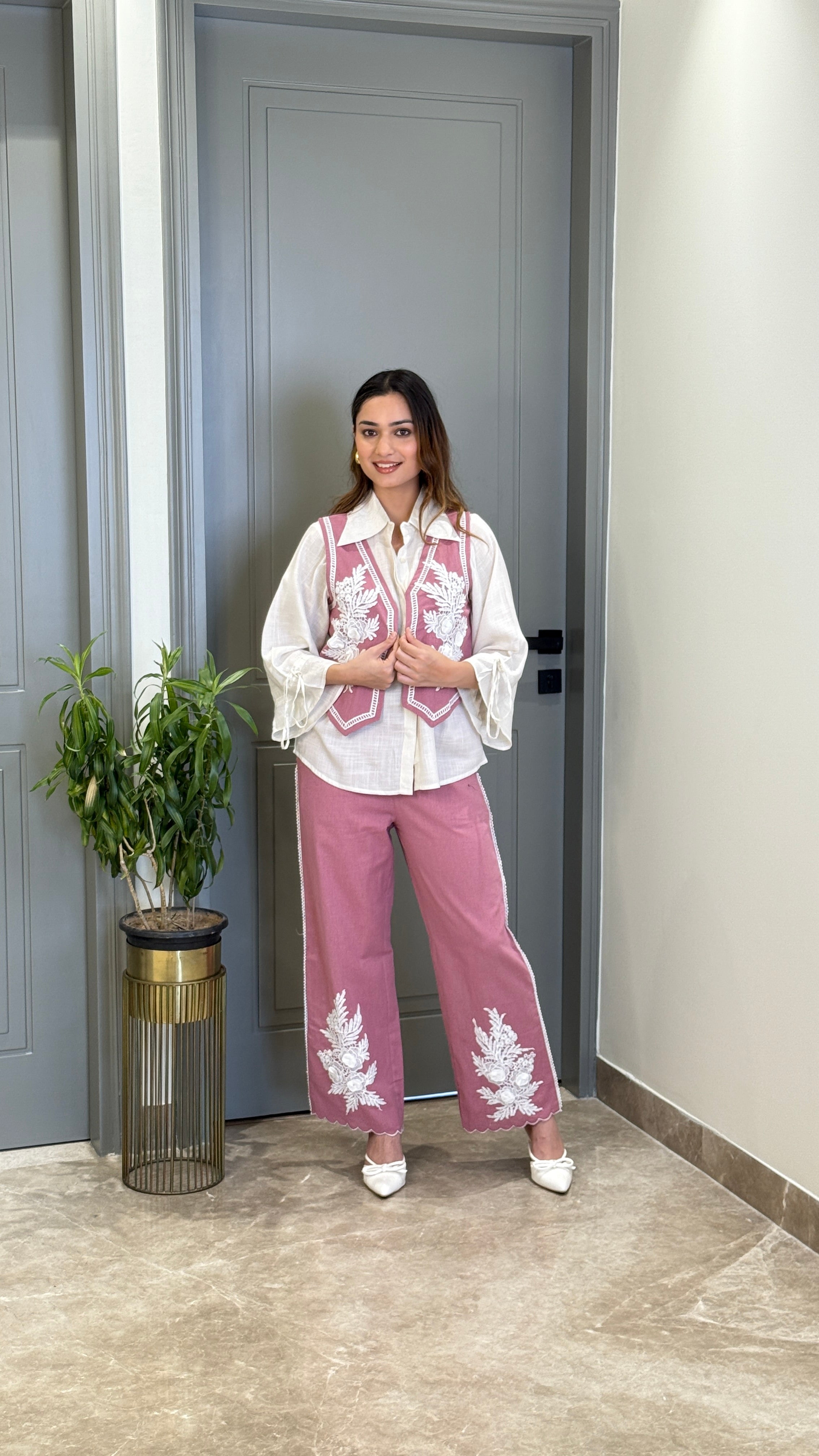 Vasket Flower Motif Mauve Cord Set