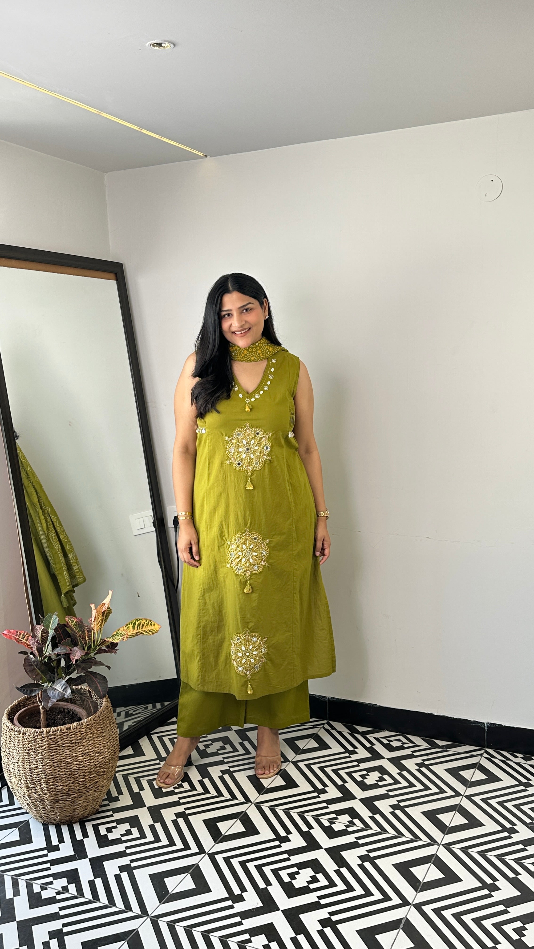 Green Sleeveless Suit Set shrisa.in