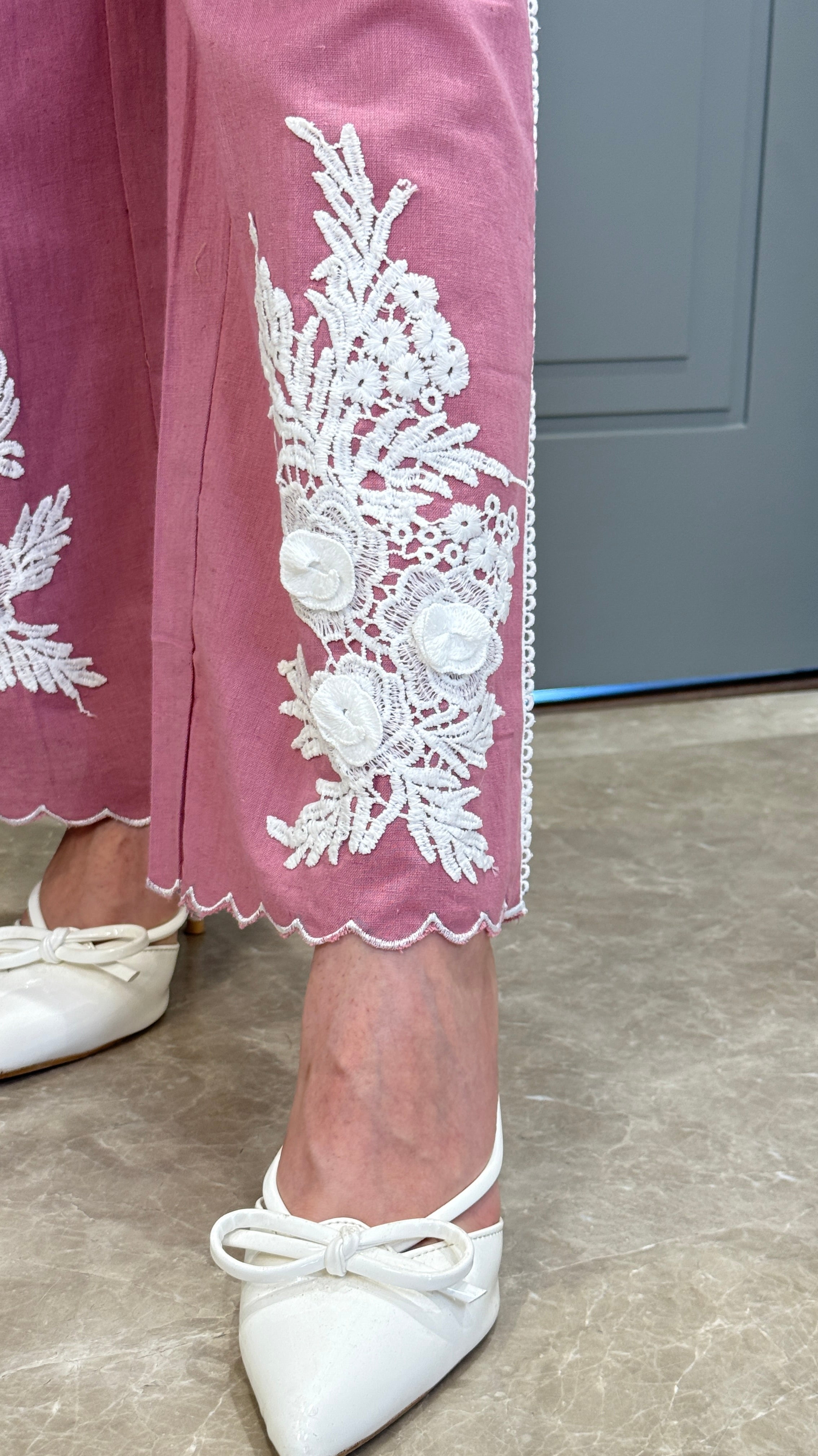 Vasket Flower Motif Mauve Cord Set