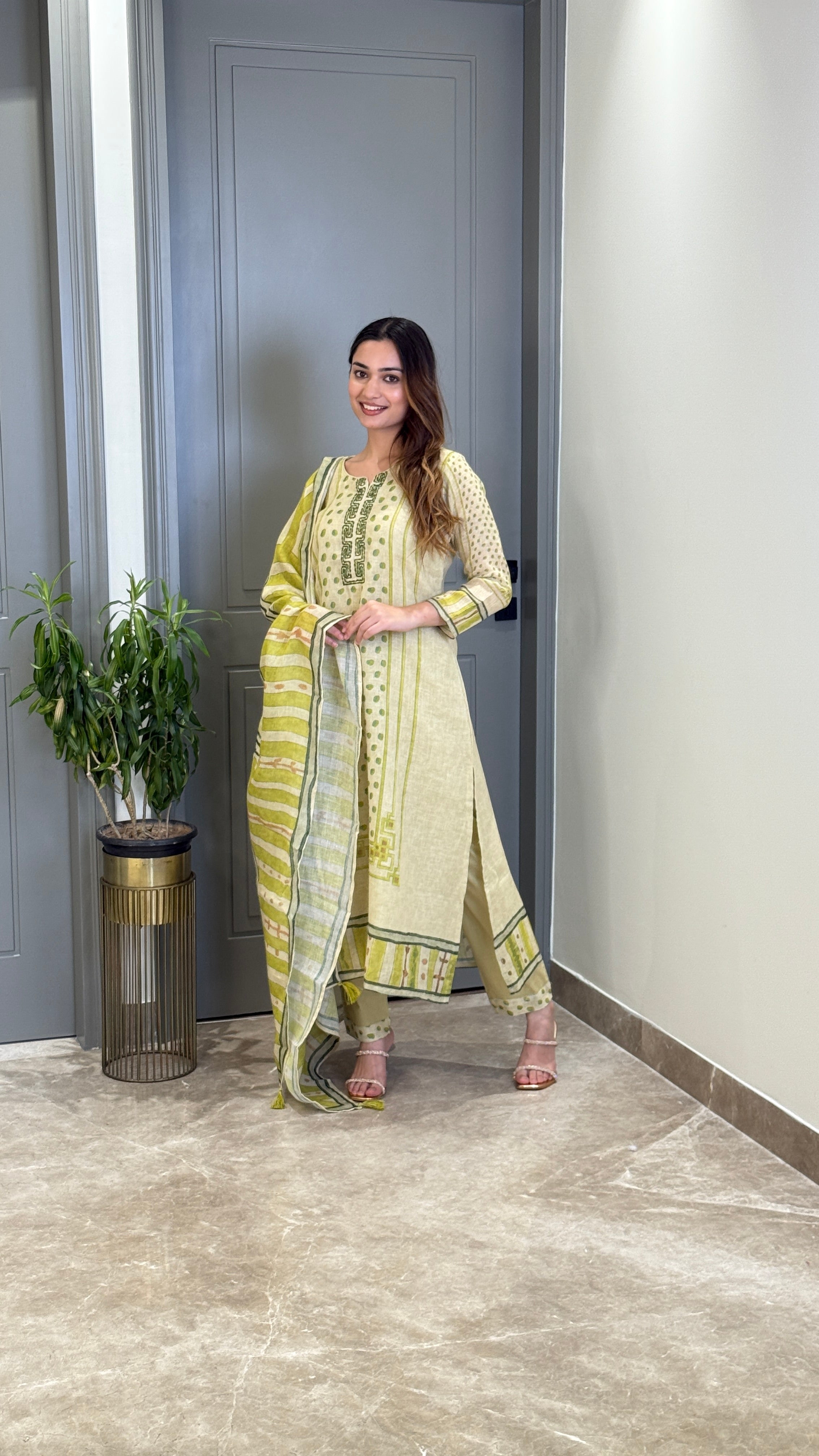 Pantone Linen Suit Set