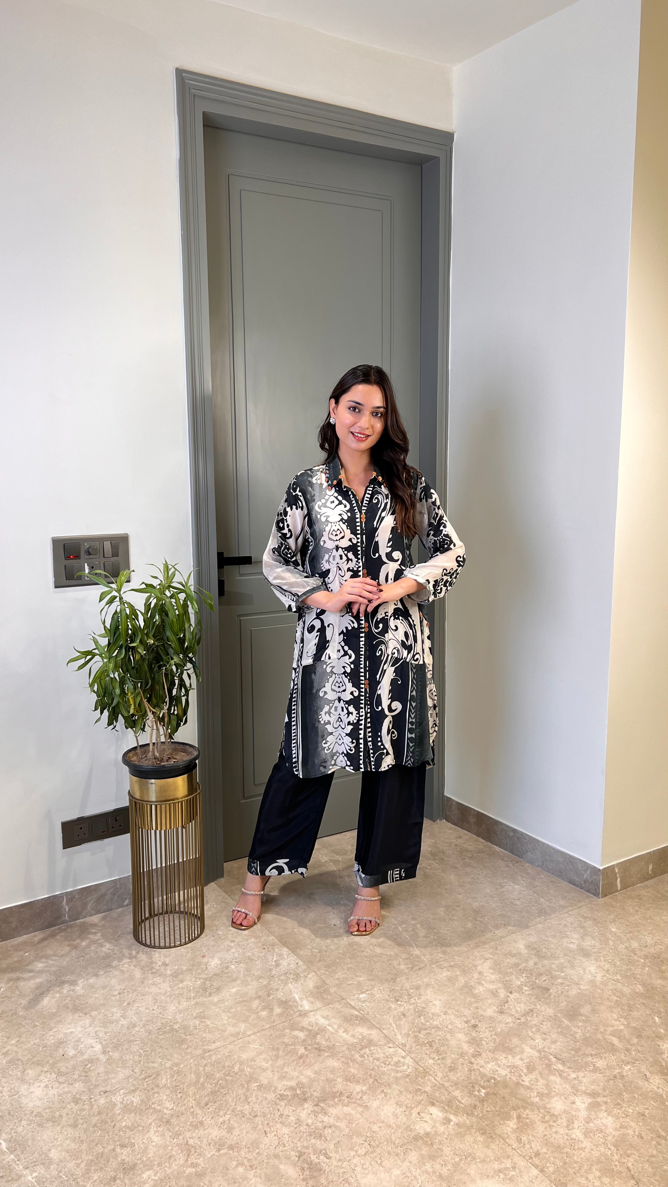 Black & White Coin Crepe Cord Set