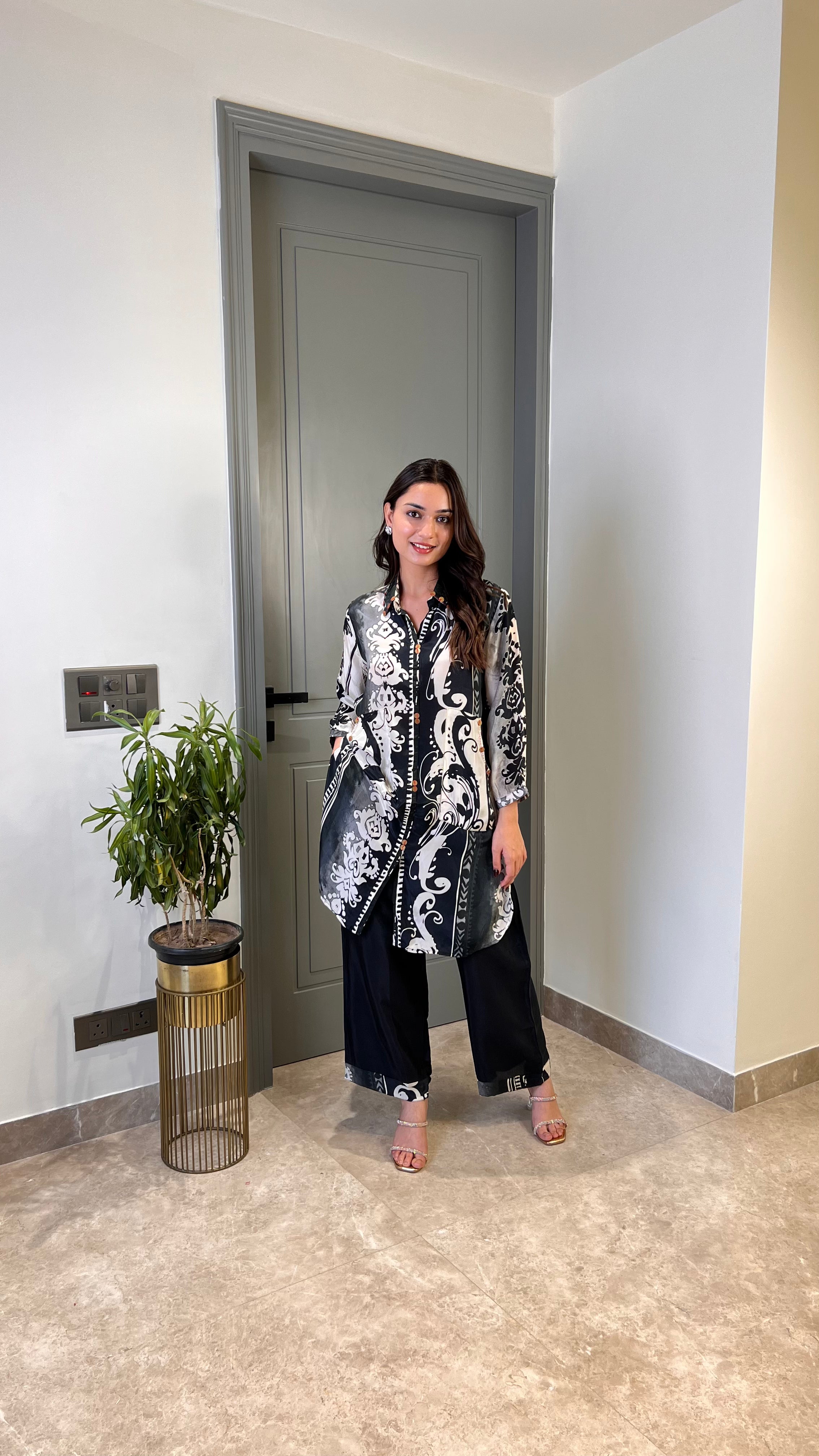 Black & White Coin Crepe Cord Set