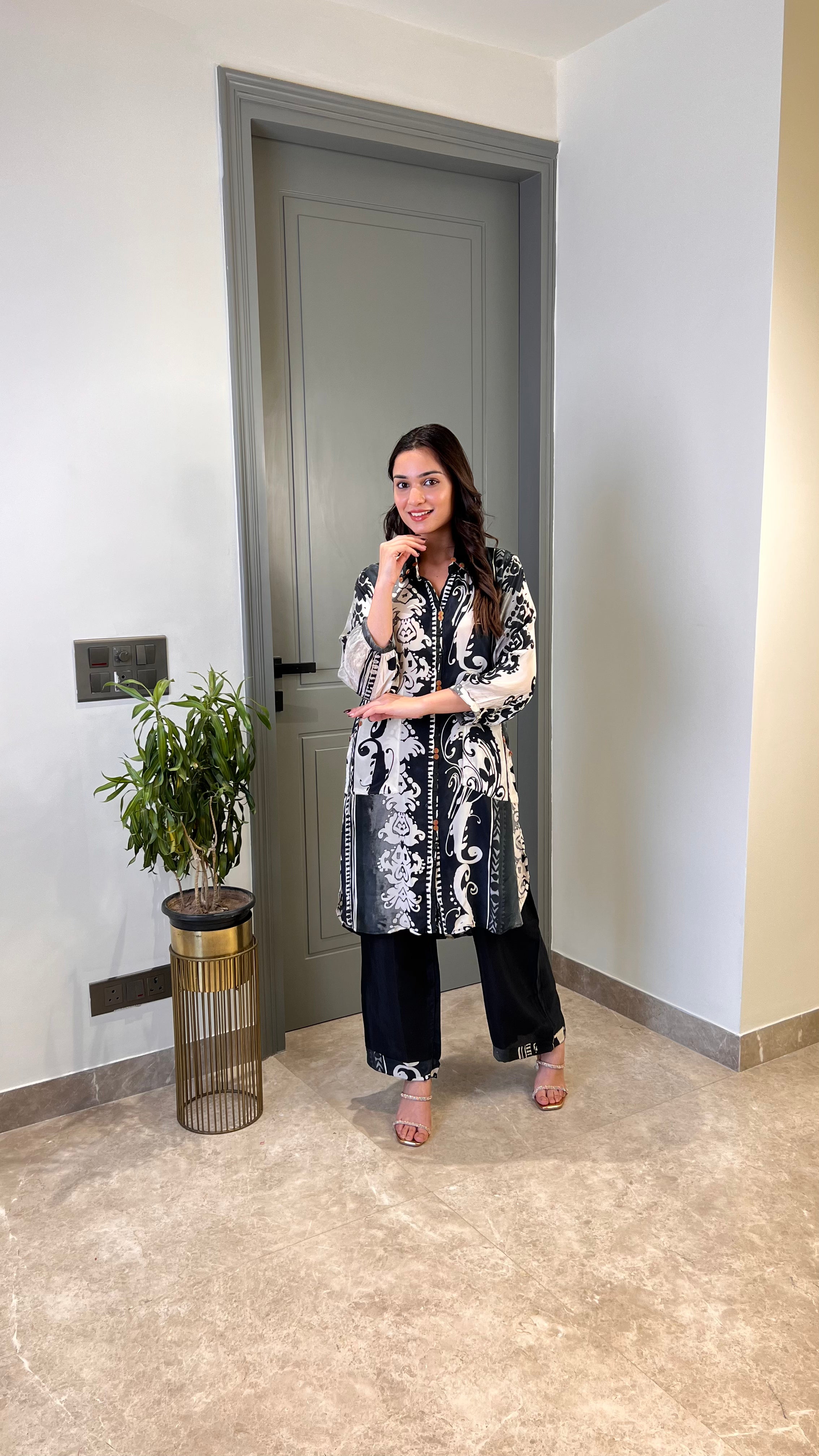 Black & White Coin Crepe Cord Set