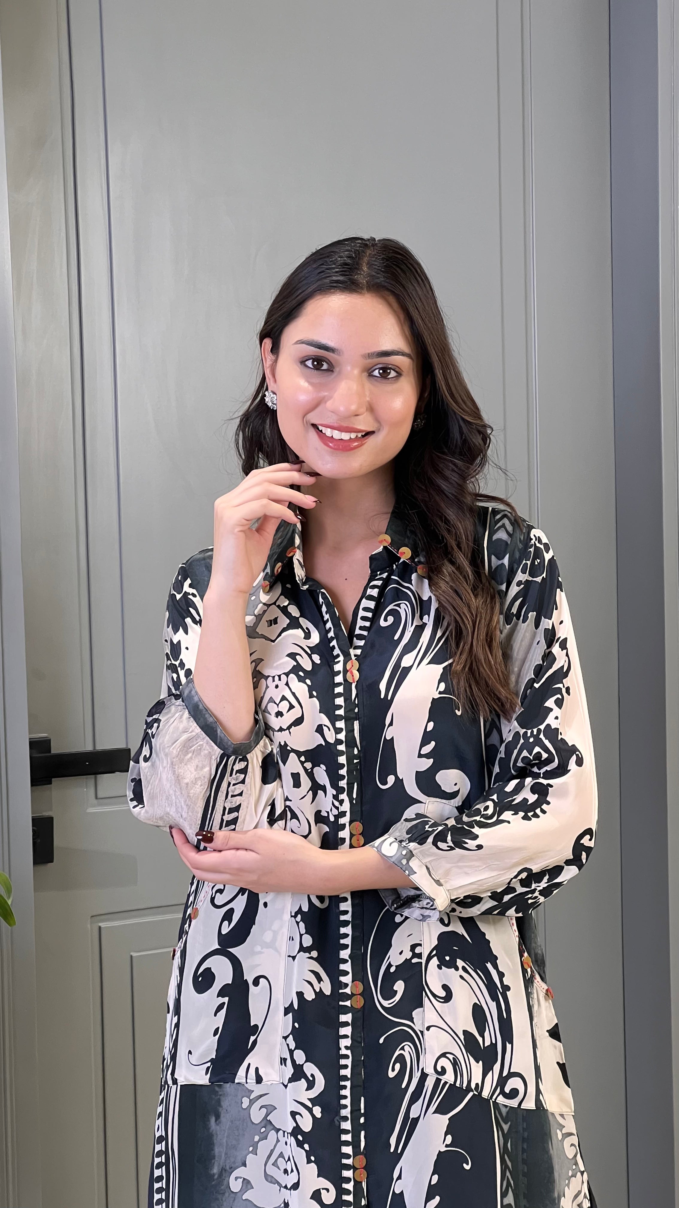 Black & White Coin Crepe Cord Set