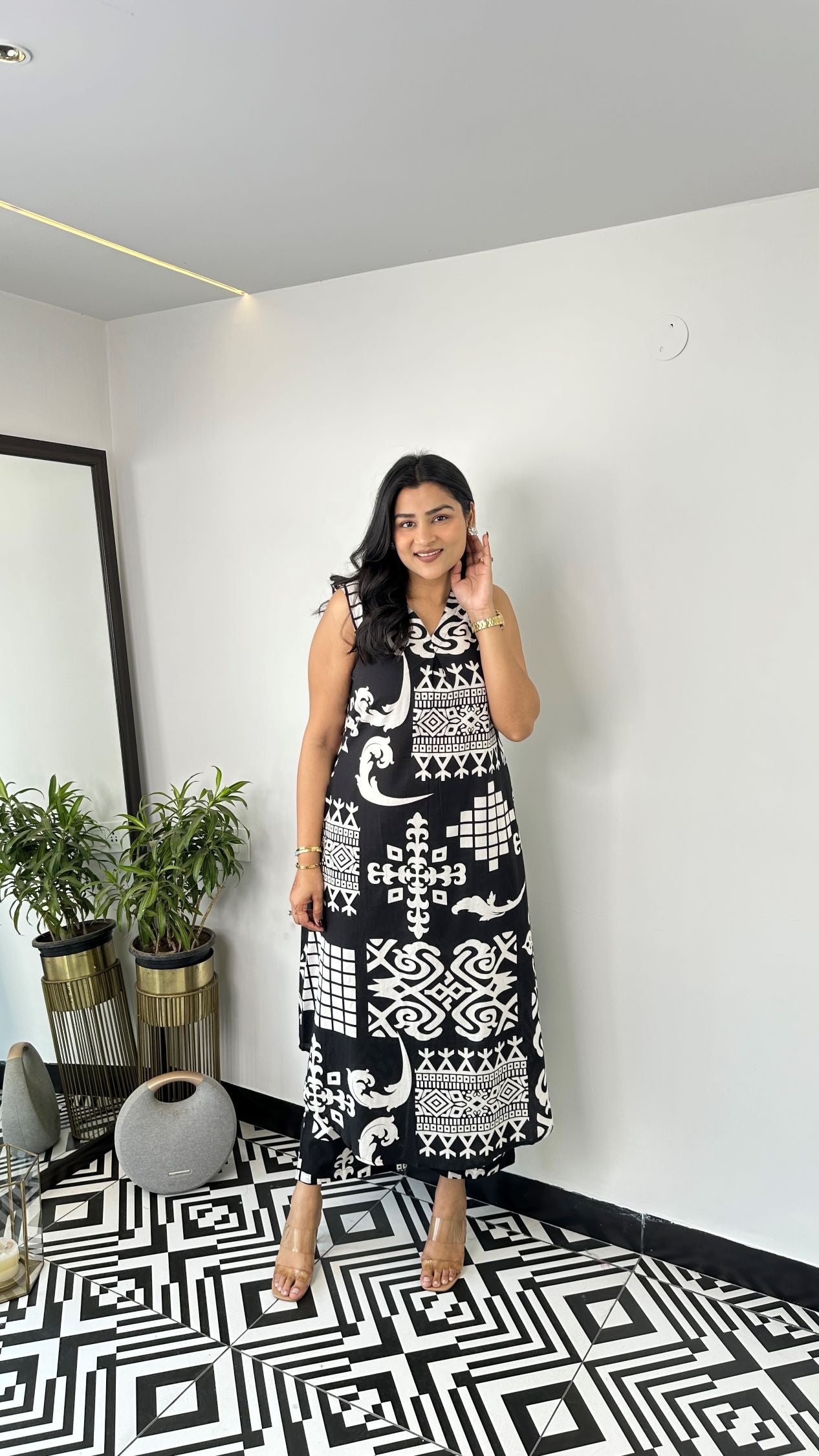 Sleeveless Vintage Black Kurta Pants