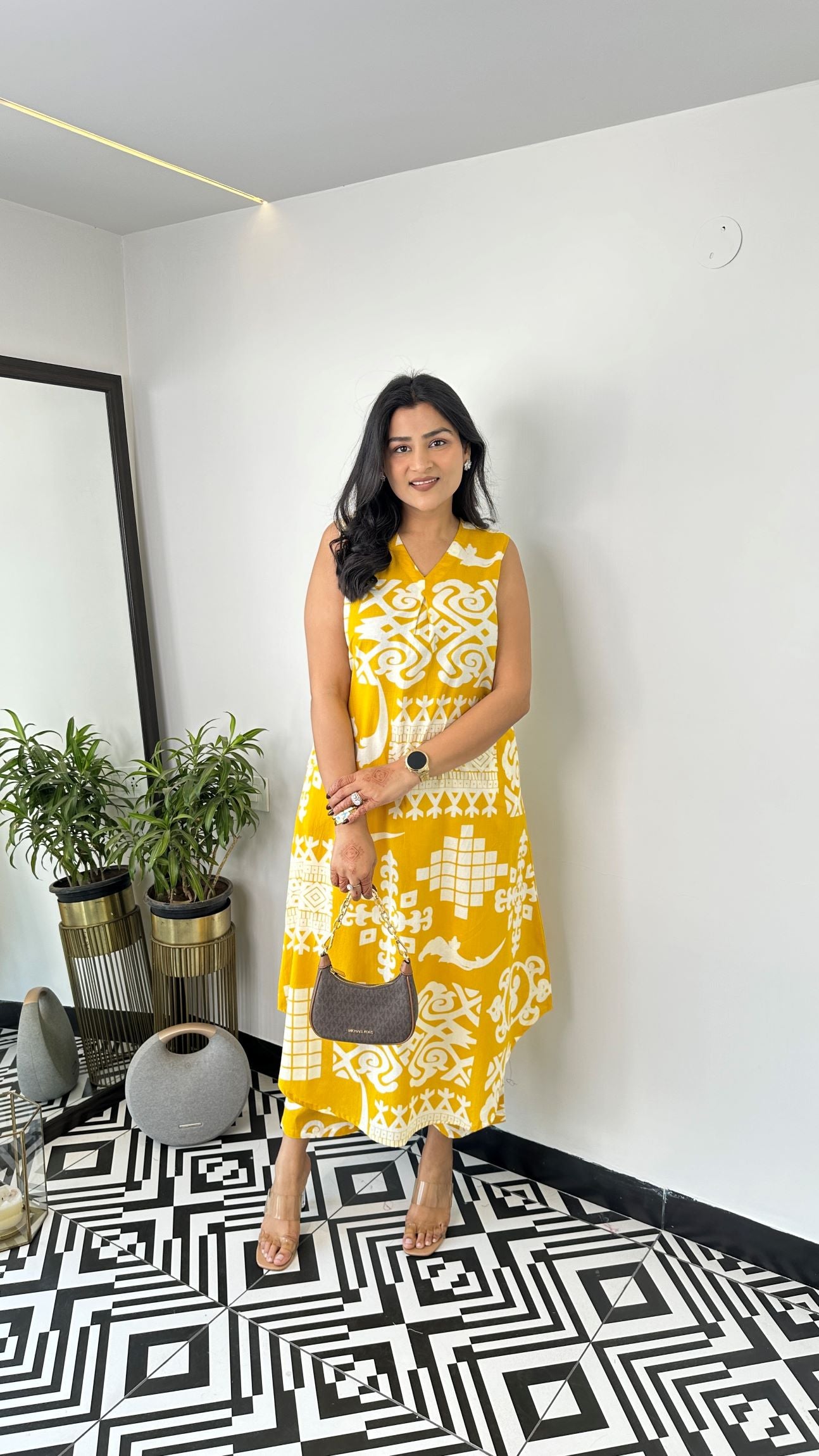 Sleeveless Vintage Yellow Kurta Pants