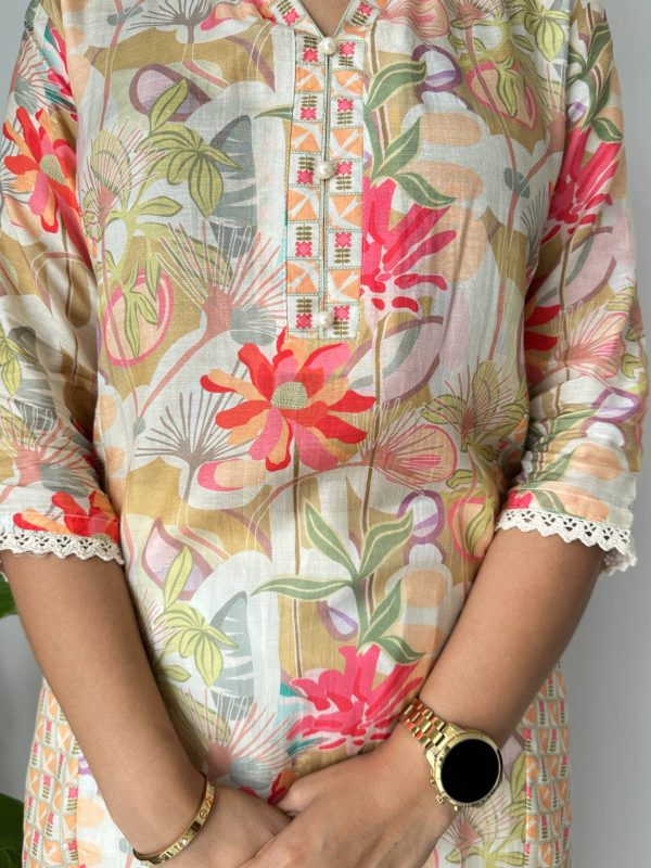 Beige Floral Muslin Kurta - Image 5